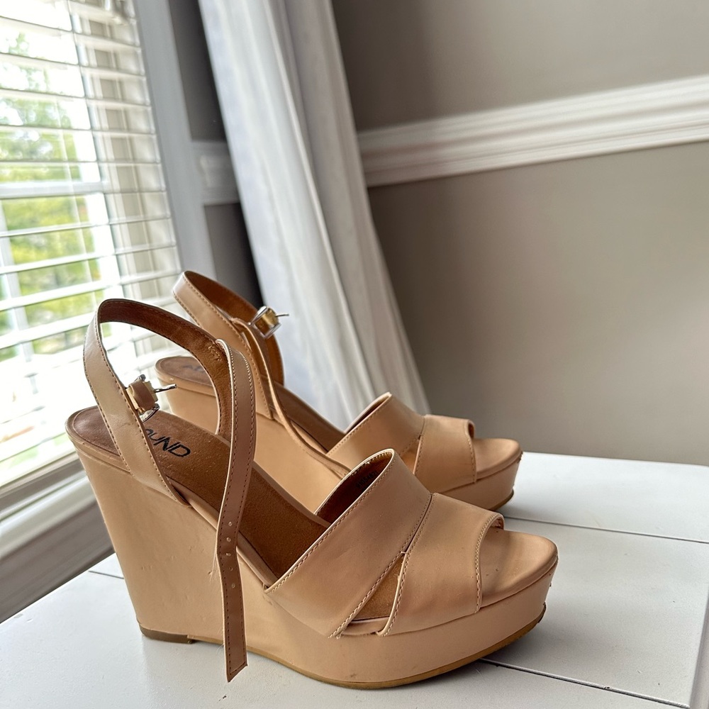 Abound Beige/nude platforms size 7
